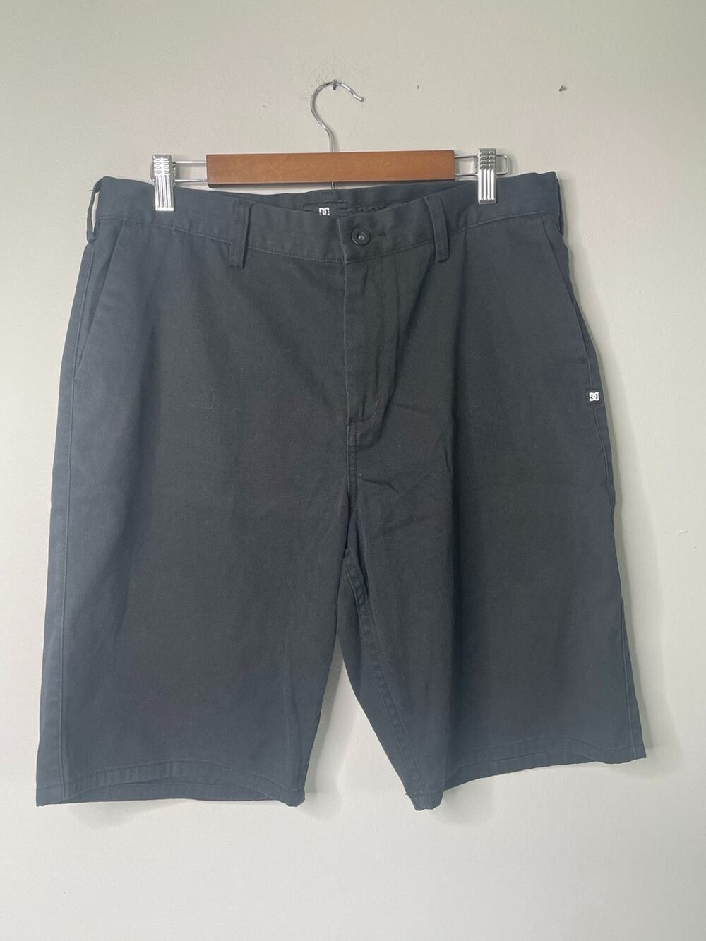 DC Shoes Men’s Chino Shorts Size 34 Black Skate Casual Flat Front Cotton